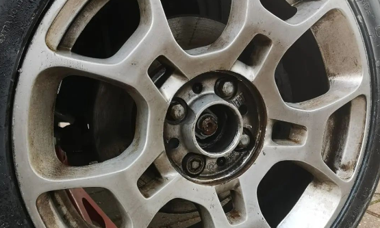 wheel alloy before refurbishment