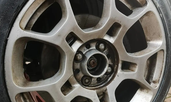 alloy wheels before diamond cut repair